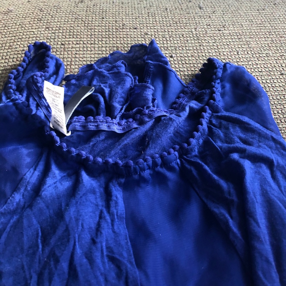 Sleeveless pullover shawl